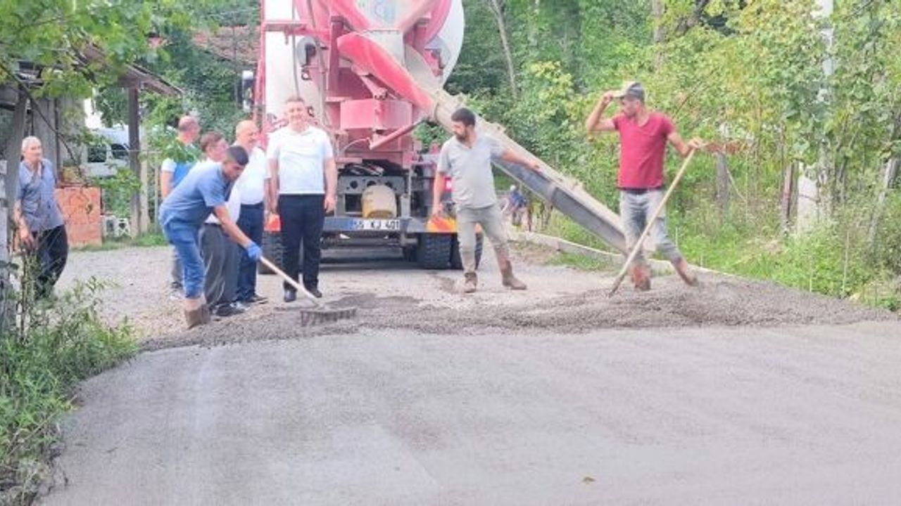 BEYLERCE MAHALLESİ’NDE BETON YOL SEVİNCİ