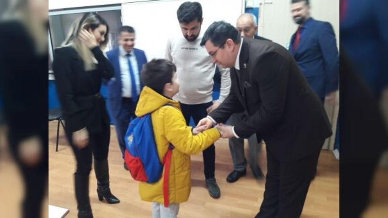 ÖĞRENCİLERİN İLK DERS HEYECANINI PAYLAŞTI