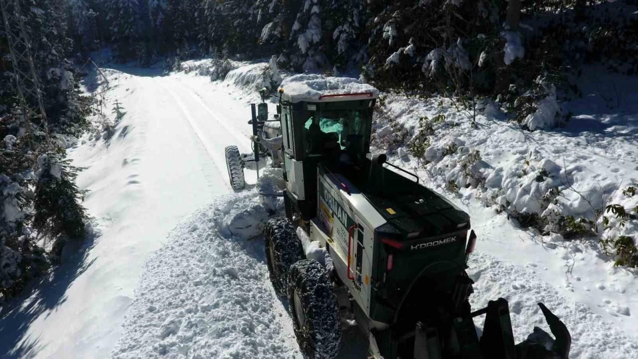 Artvin’de turizm rotalarında karla mücadele çalışması sürüyor