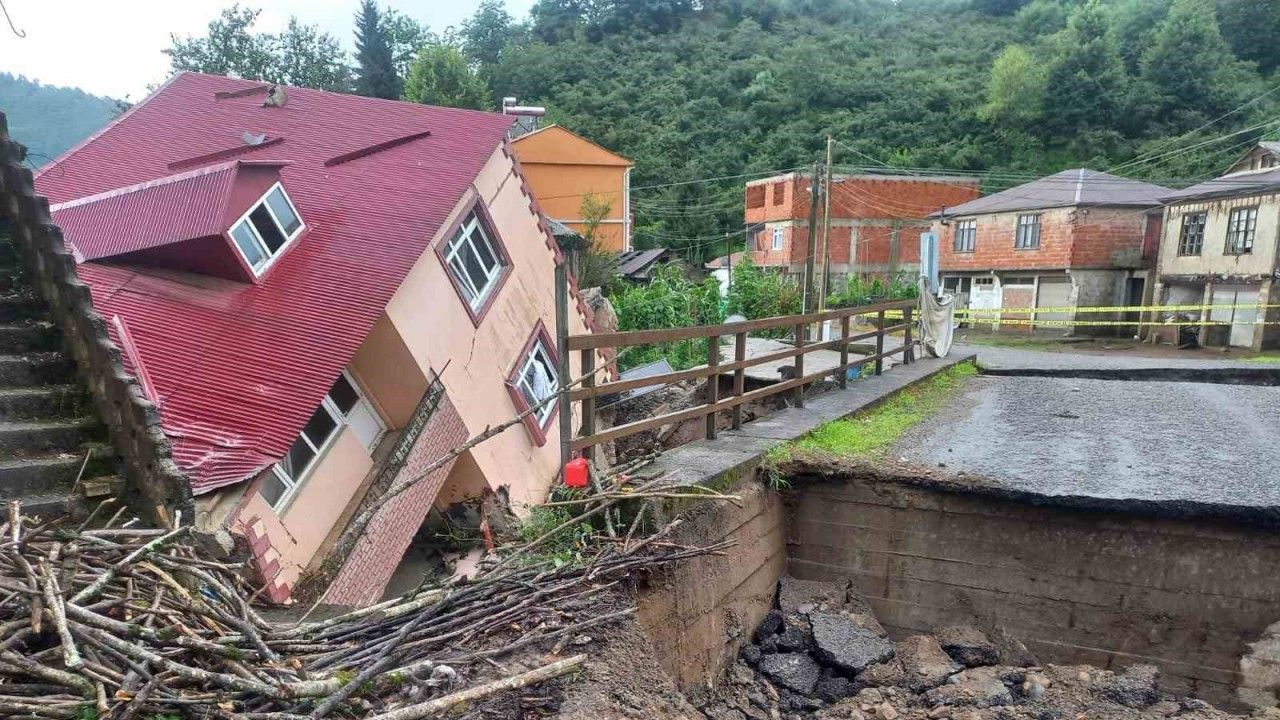 Giresun’da şiddetli yağışlar sel ve heyelanlara neden oldu