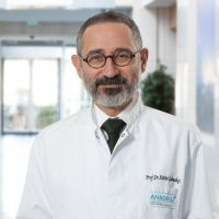 Prof. Dr. Metin ÇAKMAKÇI Meme Sağlığı Merkezi Direktörü