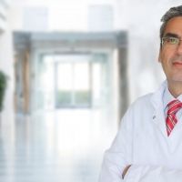 Anadolu Sağlık Merkezi Radyoloji Uzmanı Dr. Muhittin Mümtaz ÖZARAR