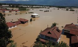 BİR KÖYÜN TAMAMI SULAR ALTINDA KALDI!