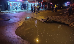 BORU PATLADI, CADDE TRAFİĞE KAPATILDI