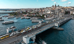 YENİLEME ÇALIŞMALARI TAMAMLANAN GALATA KÖPRÜSÜ TRAFİĞE AÇILDI