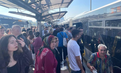 Bozulan metrobüs nedeniyle seferler aksadı