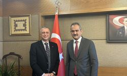 Vekil Özer ile Başkan Karlıbel Mecliste Buluştu