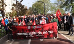 Ünye'de "100. Yıl Cumhuriyet Korteji" yapıldı