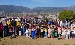 Karabük'te depremzede çocuklar tohum toplarını doğayla buluşturdu