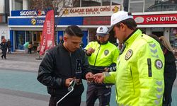 Kapalı caddeye motosikletle girenlere ceza kesildi