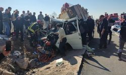 Amasya’da tekeri patlayan kamyonette can pazarı: 6 yaralı