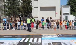 Anaokulu öğrencilerinden İl Jandarma Komutanlığı’na ziyaret