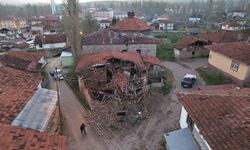 5,6’lık depremin merkez üssü Buğdaylı köyünde yaralar sarılıyor