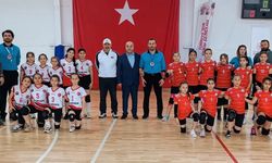 Alaplı Merkez Ortaokulu Voleybol Takımı Zonguldak Şampiyonası’nda