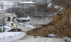 Ordu’da heyelan anı kamerada