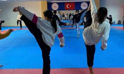 Sevgi evlerinin çocukları taekwondo yaptı