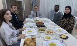 Tokat’ta öğrenciler bu sefer sınıfta değil akademisyenlerinin evinde buluştu