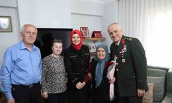 Garnizon Komutanı Ala’dan şehit annesine anlamı ziyaret