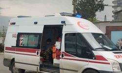Hafif ticari aracın çarptığı motosikletli yaralandı