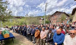 Hayatını kaybeden şehit babası son yolculuğuna uğurlandı