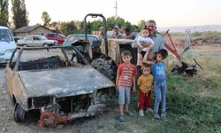 Ev, traktör ve otomobili yanan çift 4 torunuyla yuvasız kaldı