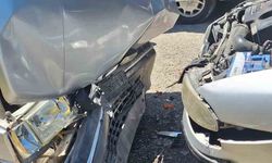 Sinop’ta iki otomobil kafa kafaya çarpıştı: 5 yaralı