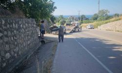 Sinop’ta otomobil duvara çarptı: 1’i bebek 3 yaralı
