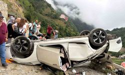 Göksu Travertenleri’nde 4 kişinin yaralandığı trafik kazası güvenlik kamerasına yansıdı