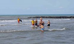 Karadeniz’de can pazarı: 2 arkadaş baygın halde denizden çıkartıldı