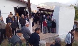 İstanbul’da otel odasında öldürülen Melisa, memleketi Tokat’ta toprağa verildi