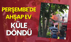 Perşembe'de Ahşap Ev Küle Döndü