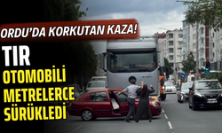 Ordu’da Korkutan Kaza! TIR, Otomobili Metrelerce Sürükledi