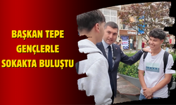 Başkan Tepe Gençlerle Sokakta Buluştu