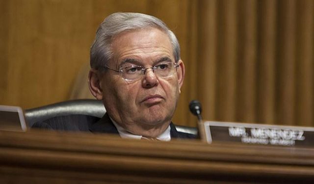 TÜRKİYE DÜŞMANLIĞIYLA BİLİNEN BOB MENENDEZ ŞİMDİ DE RÜŞVET ALMAKLA SUÇLANIYOR!