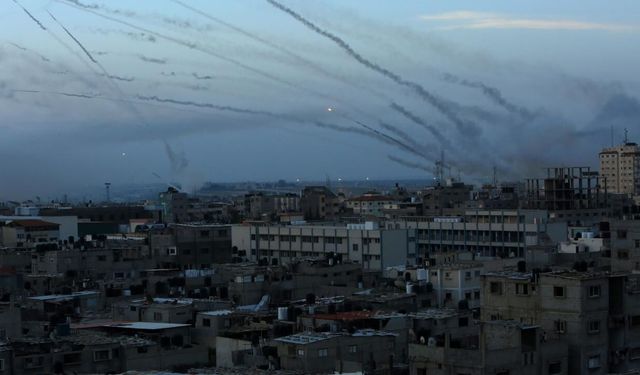 İSRAİL FİLİSTİN ARASINDA YAŞANILAN SAVAŞ'TAN SICAK GÖRÜNTÜLER..