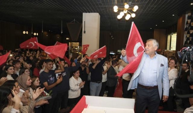 Adanalı öğrencilere ücretsiz Atatürk filmi