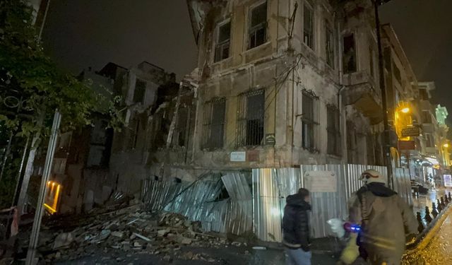 Yağış ve fırtına kentin bazı noktalarında hasara yol açtı