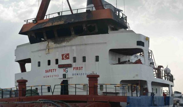 Yangın çıkan gemide tahliye işlemleri tamamlandı