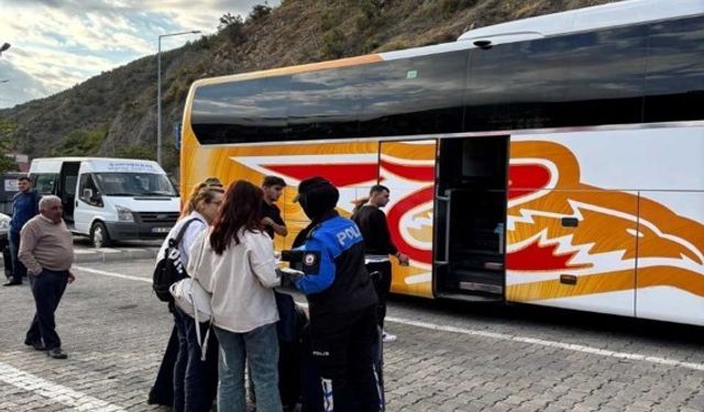 Gümüşhane’de polisler öğrencileri hırsızlık ve dolandırıcılık suçları hakkında bilgilendirdi