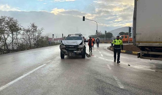 Kastamonu’da kavşakta zincirleme trafik kazası: 2 kişi yaralandı