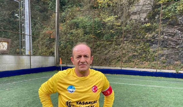 Masterler Futbol oyuncusu sahada kalp krizi geçirerek hayatını kaybetti