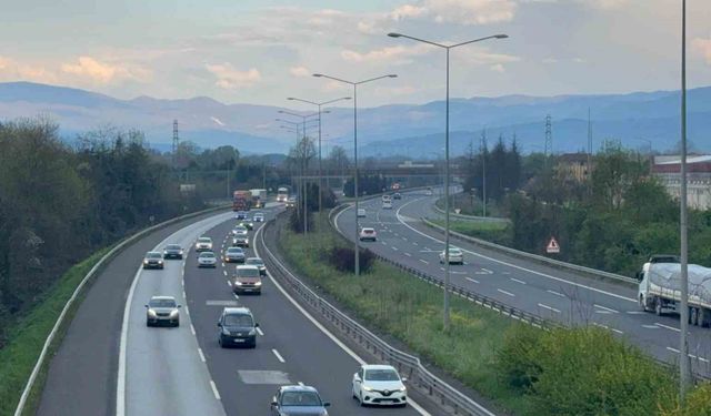 Anadolu Otoyolu’nda dönüş yoğunluğu başladı