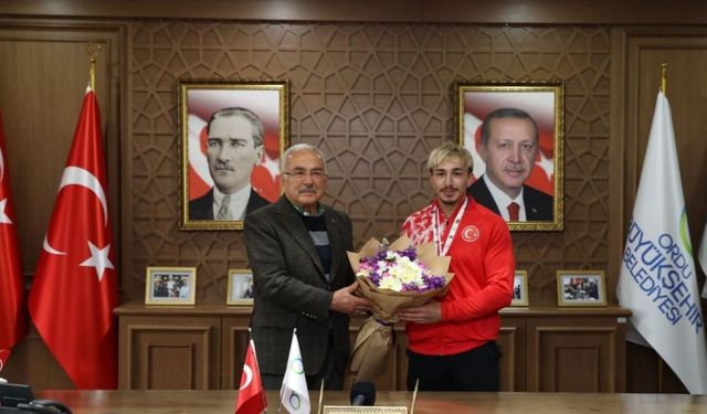 Avrupa şampiyonu milli halterci Yusuf Fehmi Genç, Ordu’da coşkuyla karşılandı