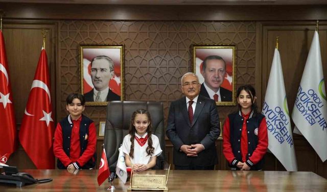 Başkan Güler, koltuğunu 6. sınıf öğrencisine devretti