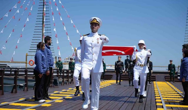19 Mayıs Bayrak Devir Teslim Töreni