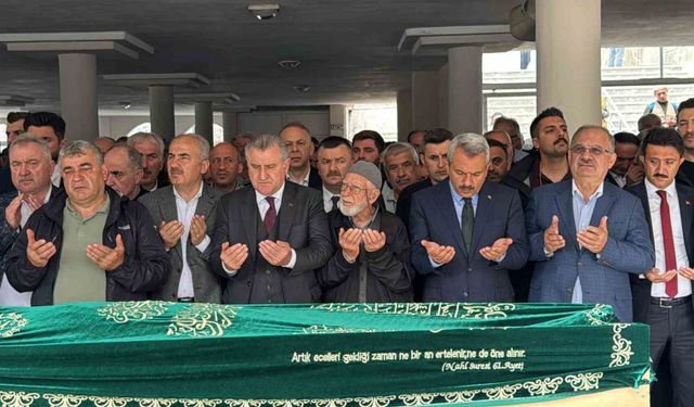 Bakan Osman Aşkın Bak’ın amcası son yolculuğuna uğurlandı