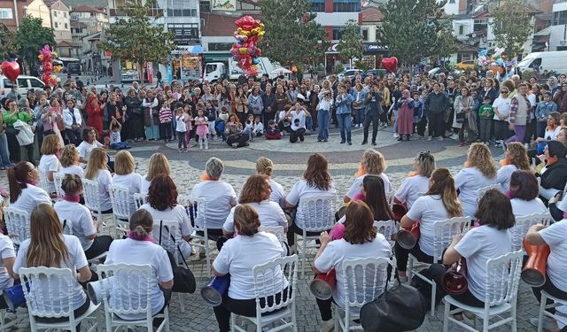 Devrek’te kadınların darbuka şovu