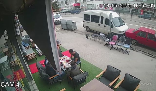 Otomobile çarpmamak için manevra yapan motosiklet sürücüsü yaralandı