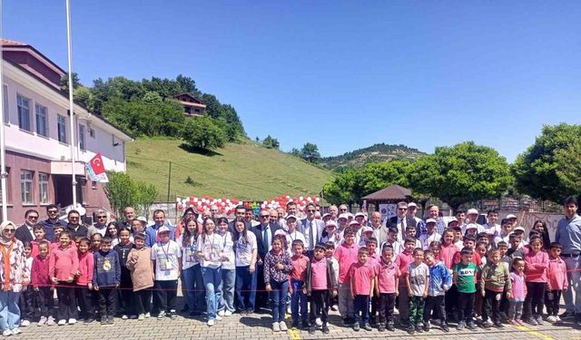 Yukarı Taşçılı Ortaokulu’nda TÜBİTAK 4006 Bilim Fuarı açıldı