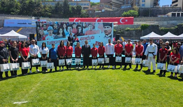 Zonguldak’ta 19 Mayıs coşkusu yaşandı